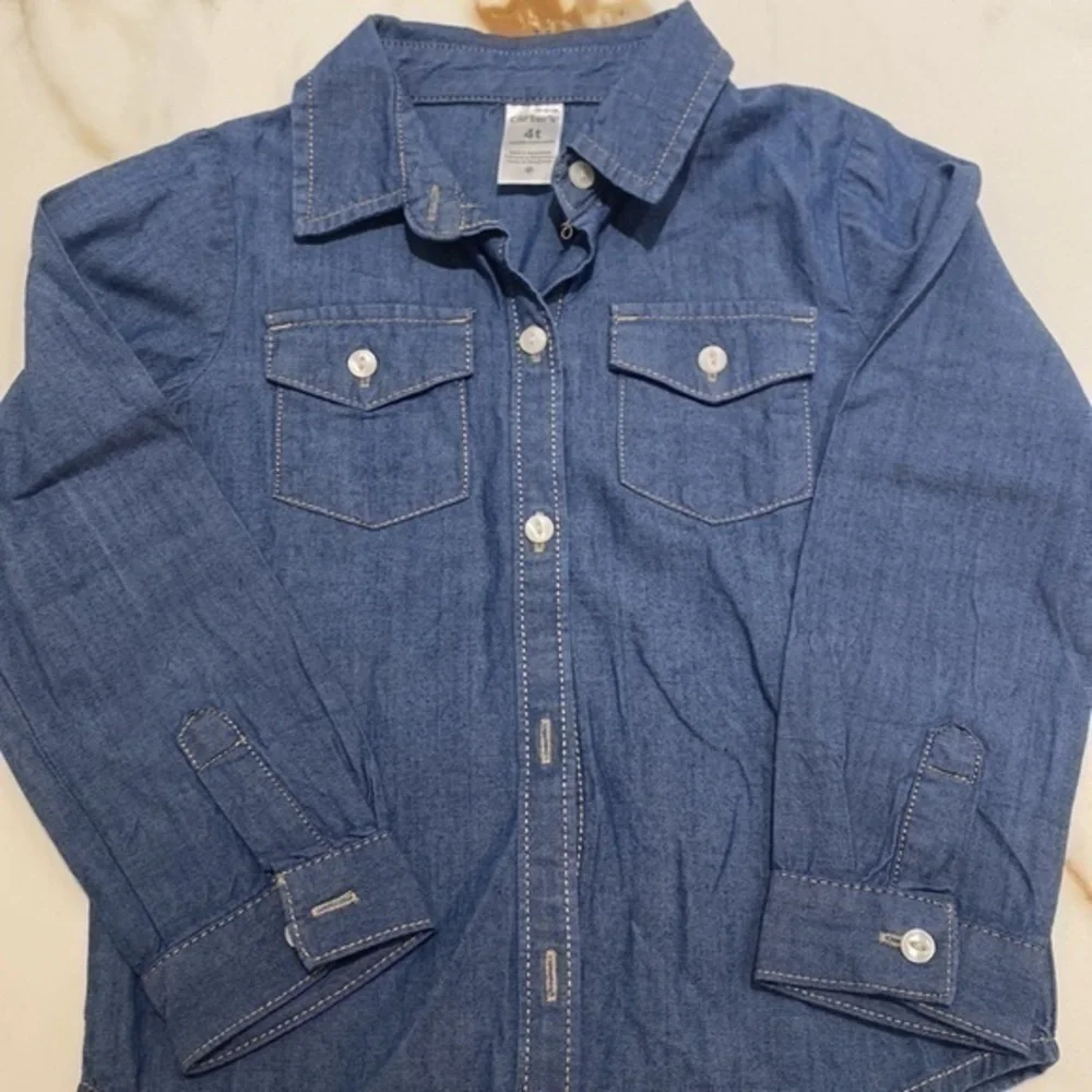 Carters Cambray button down 4T